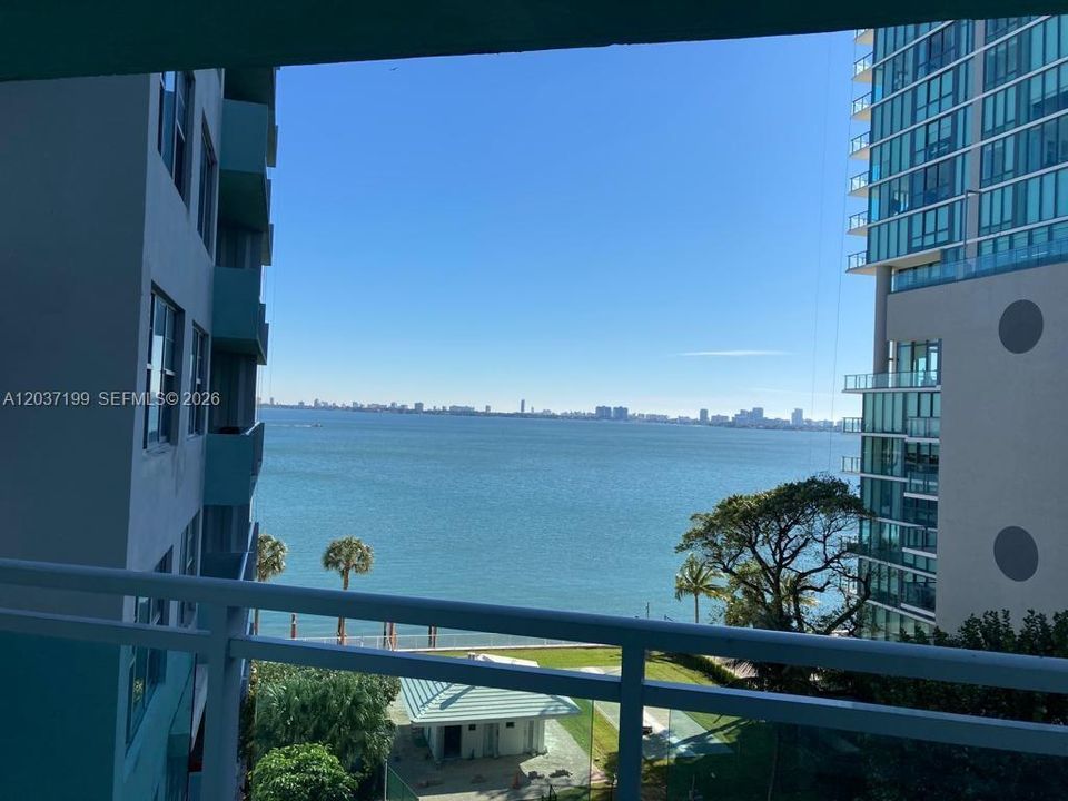 For Rent: $2,425 (1 beds, 1 baths, 780 Square Feet)