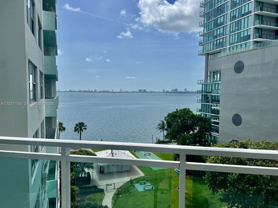 For Rent: $2,425 (1 beds, 1 baths, 780 Square Feet)