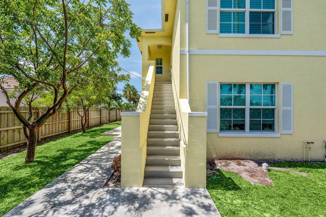 3-web-or-mls-A7406981