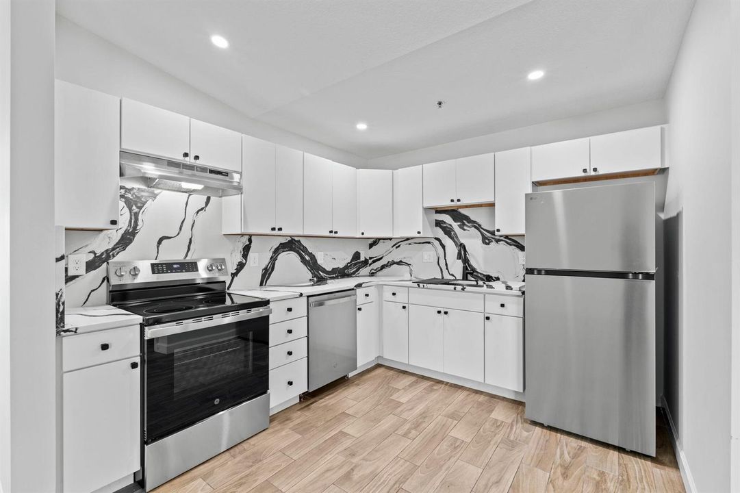12-web-or-mls-A7406937