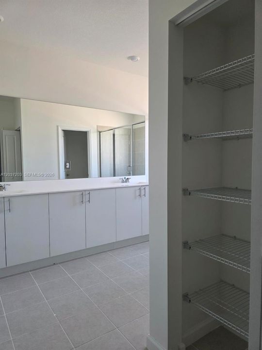 En Renta: $4,200 (5 camas, 4 baños, 0 Pies cuadrados)