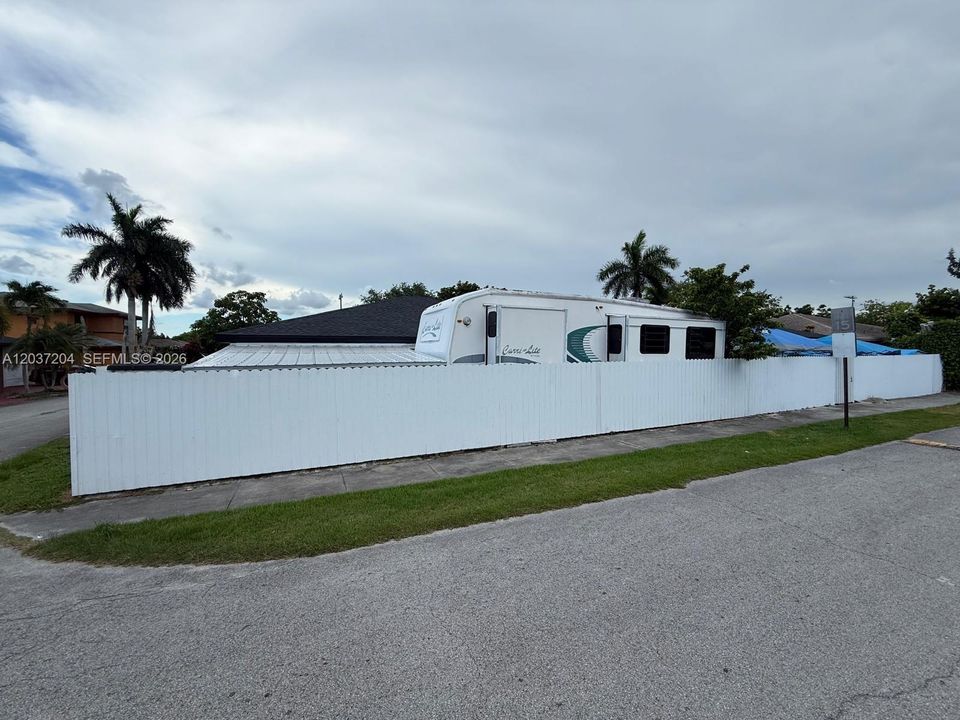 For Sale: $499,000 (4 beds, 3 baths, 1283 Square Feet)