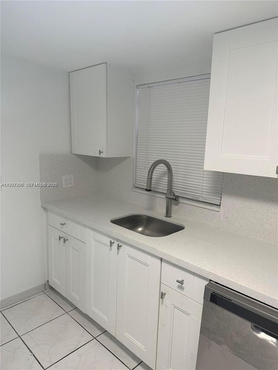 For Rent: $2,000 (1 beds, 2 baths, 1275 Square Feet)