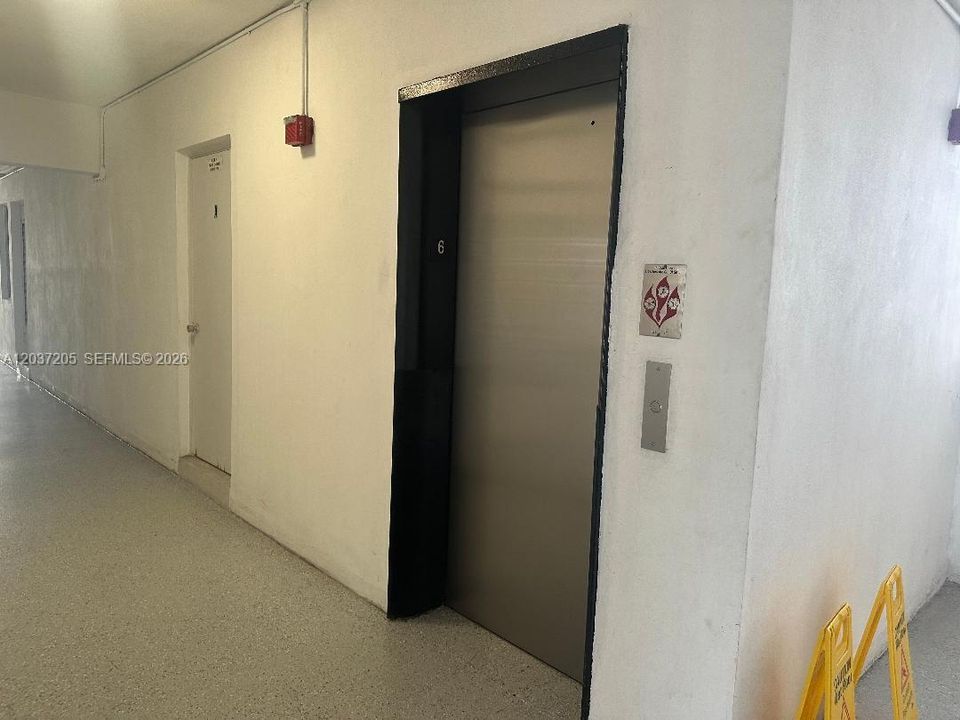 For Rent: $2,000 (1 beds, 2 baths, 1275 Square Feet)