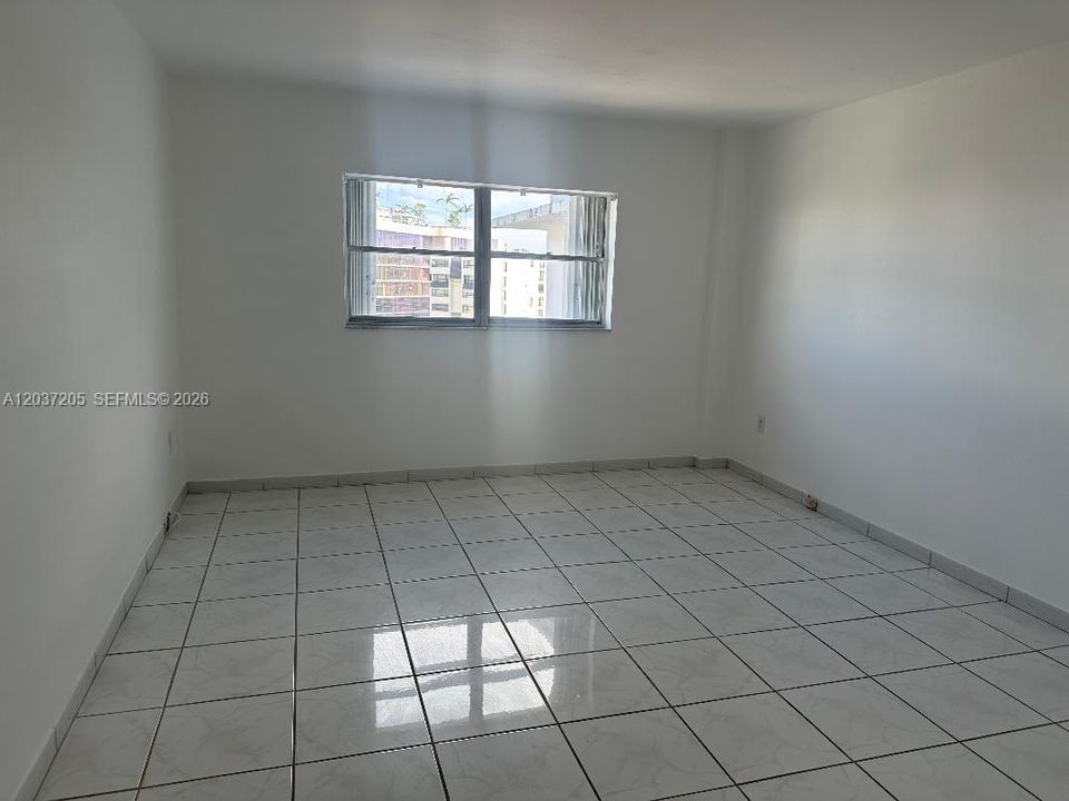 For Rent: $2,000 (1 beds, 2 baths, 1275 Square Feet)