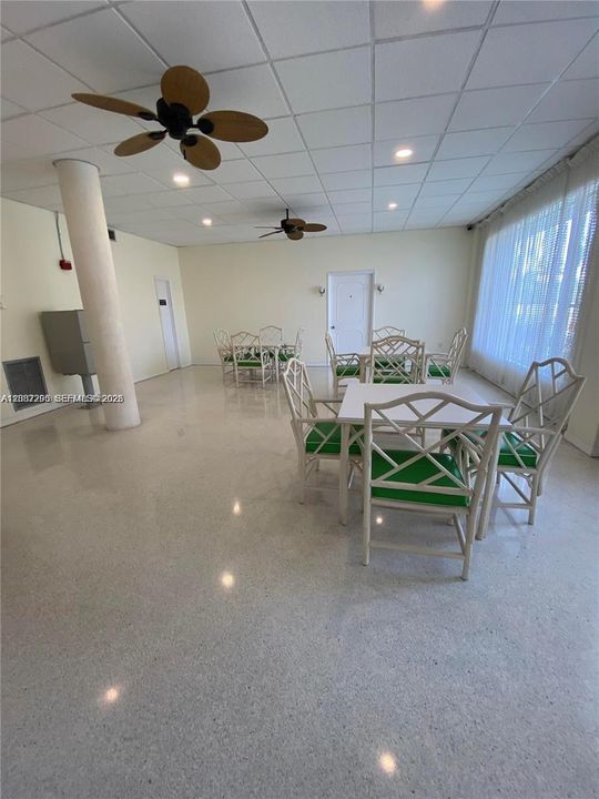 For Rent: $2,000 (1 beds, 2 baths, 1275 Square Feet)