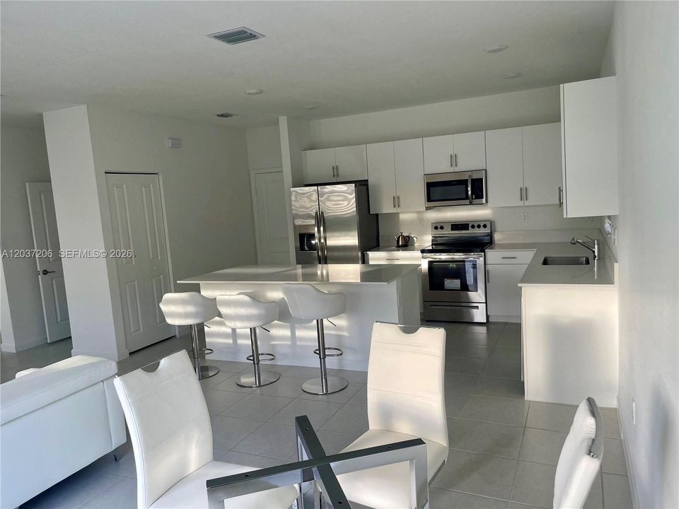 For Sale: $719,000 (4 beds, 2 baths, 2598 Square Feet)