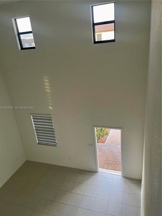 For Sale: $719,000 (4 beds, 2 baths, 2598 Square Feet)