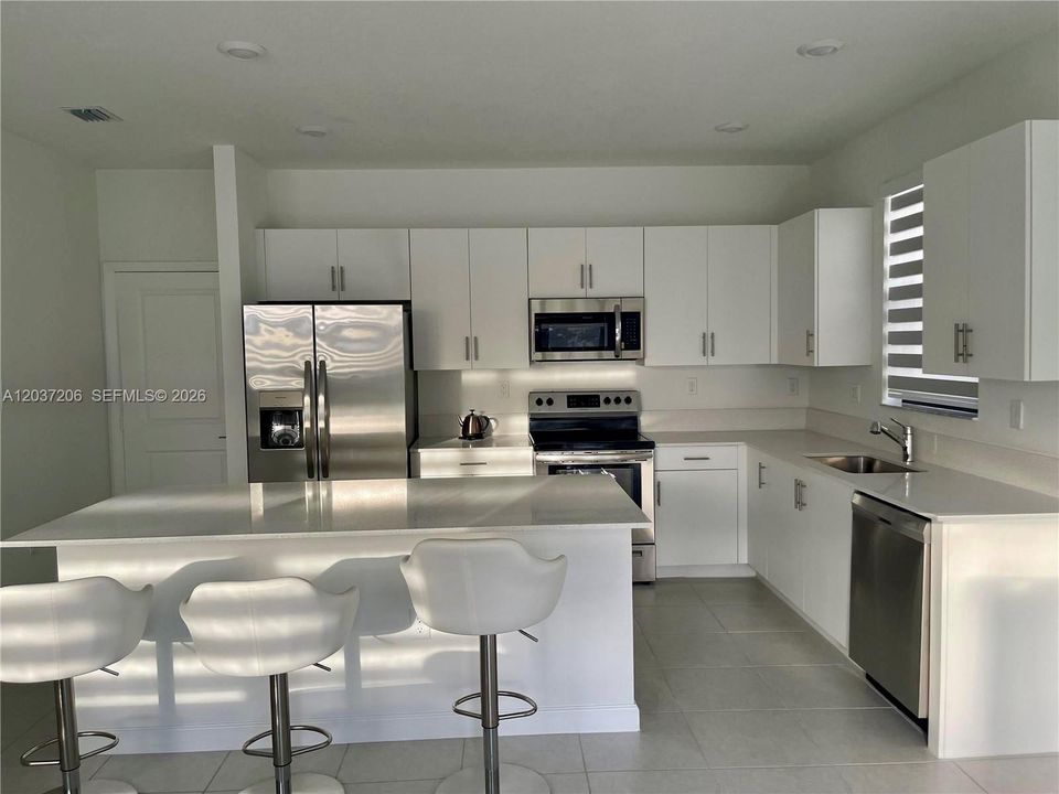 For Sale: $719,000 (4 beds, 2 baths, 2598 Square Feet)