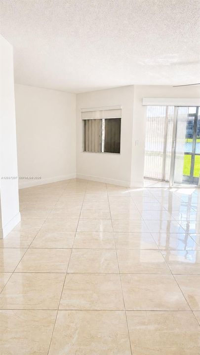 На продажу: $185,000 (1 спален, 1 ванн, 1056 Квадратных фут)