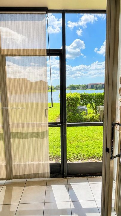 На продажу: $185,000 (1 спален, 1 ванн, 1056 Квадратных фут)