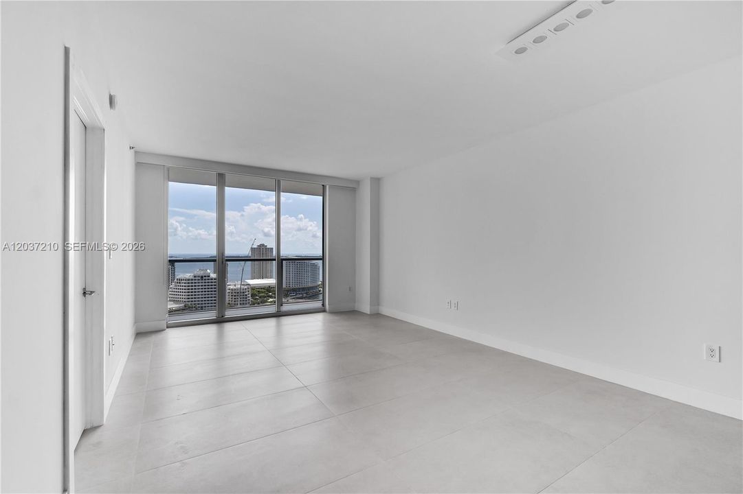 В аренду: $3,700 (1 спален, 1 ванн, 806 Квадратных фут)