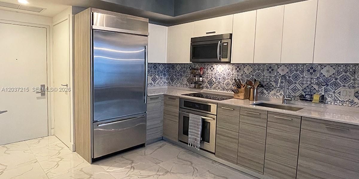 В аренду: $3,600 (1 спален, 1 ванн, 644 Квадратных фут)
