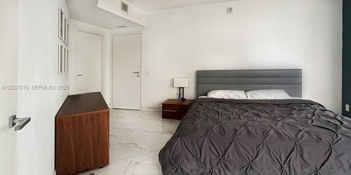 В аренду: $3,600 (1 спален, 1 ванн, 644 Квадратных фут)