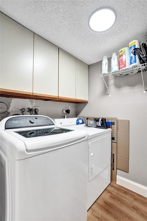 For Sale: $204,800 (2 beds, 2 baths, 1300 Square Feet)