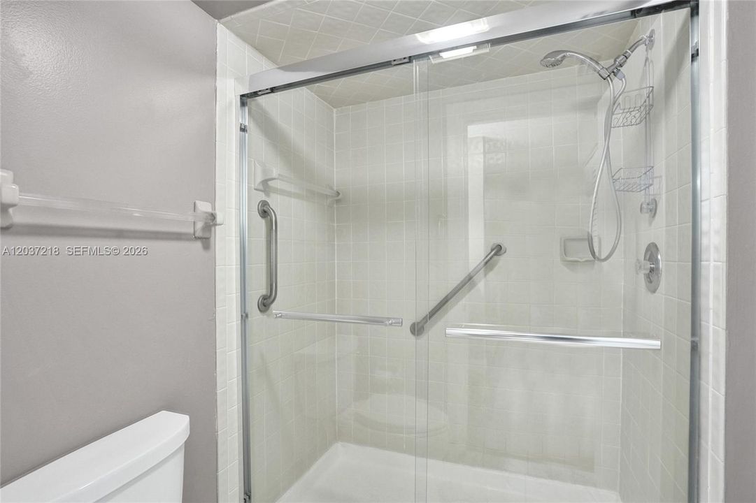 For Sale: $204,800 (2 beds, 2 baths, 1300 Square Feet)