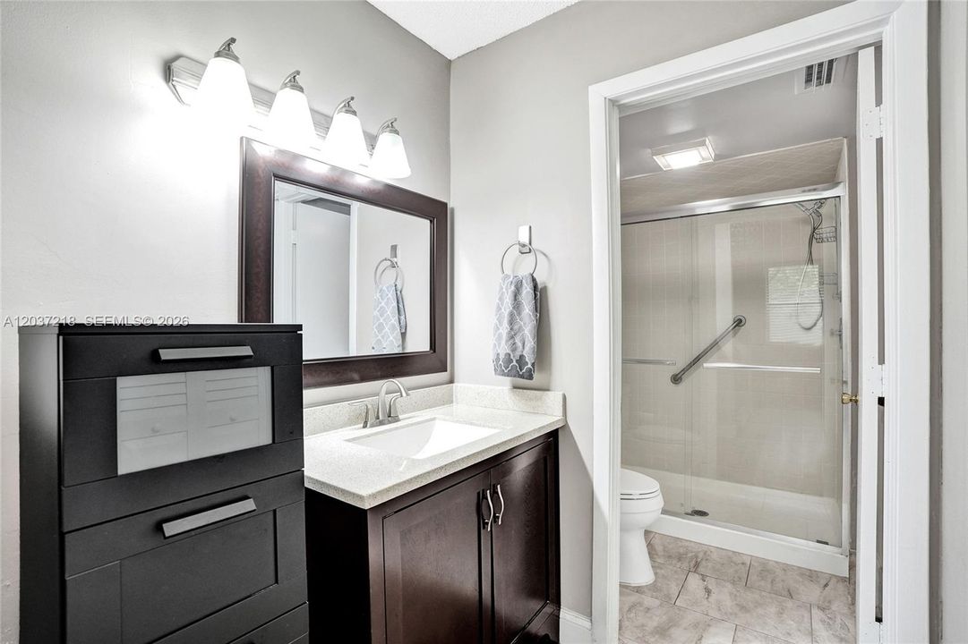 For Sale: $204,800 (2 beds, 2 baths, 1300 Square Feet)