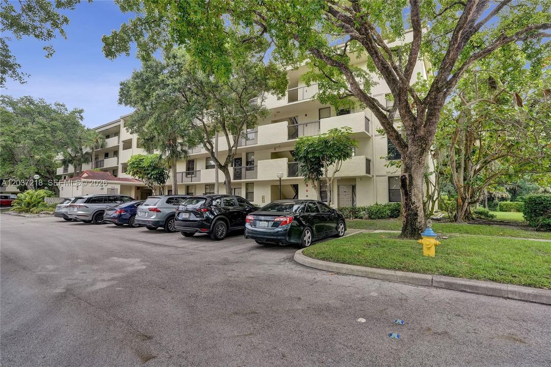 For Sale: $204,800 (2 beds, 2 baths, 1300 Square Feet)
