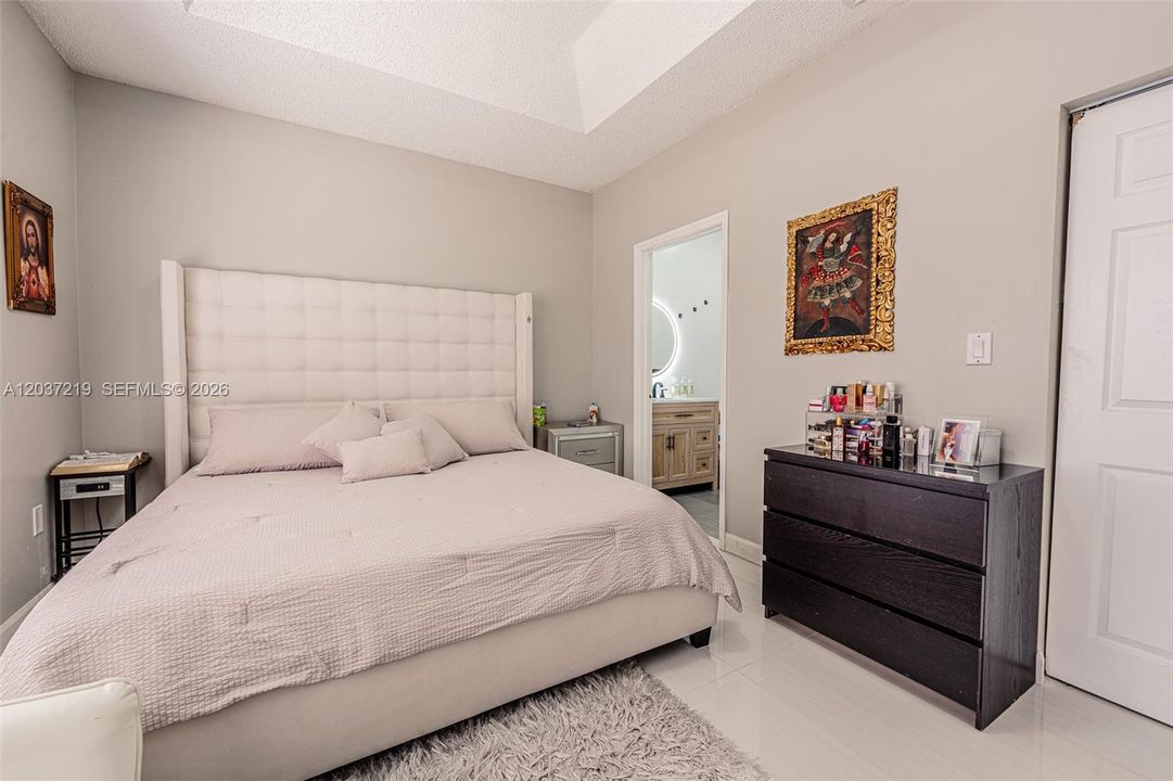 В аренду: $3,200 (3 спален, 2 ванн, 1234 Квадратных фут)