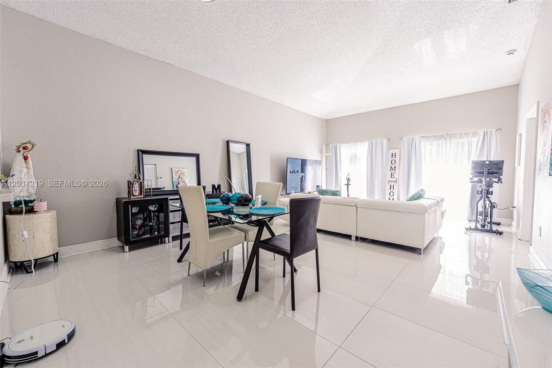 В аренду: $3,200 (3 спален, 2 ванн, 1234 Квадратных фут)