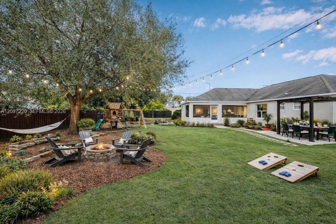 For Sale: $425,000 (4 beds, 2 baths, 2238 Square Feet)