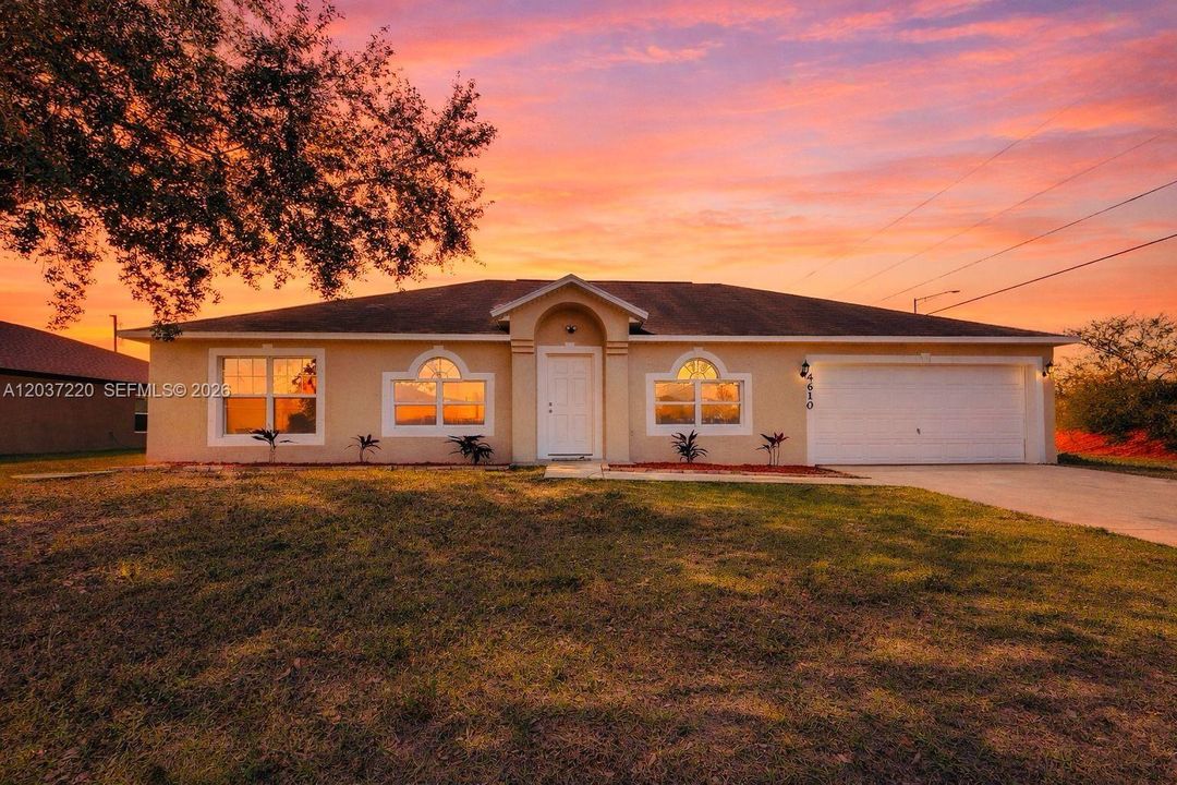 For Sale: $425,000 (4 beds, 2 baths, 2238 Square Feet)