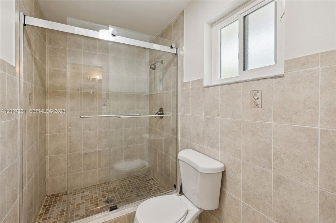 For Rent: $4,200 (4 beds, 3 baths, 2376 Square Feet)