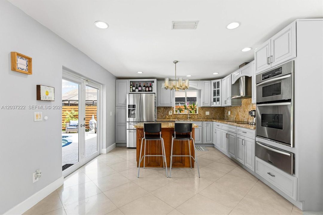 For Sale: $665,000 (4 beds, 2 baths, 2200 Square Feet)