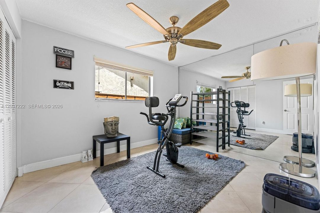For Sale: $665,000 (4 beds, 2 baths, 2200 Square Feet)