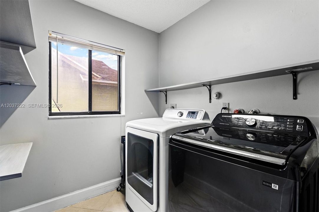 For Sale: $665,000 (4 beds, 2 baths, 2200 Square Feet)