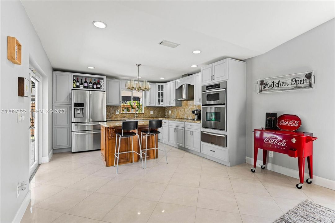 For Sale: $665,000 (4 beds, 2 baths, 2200 Square Feet)
