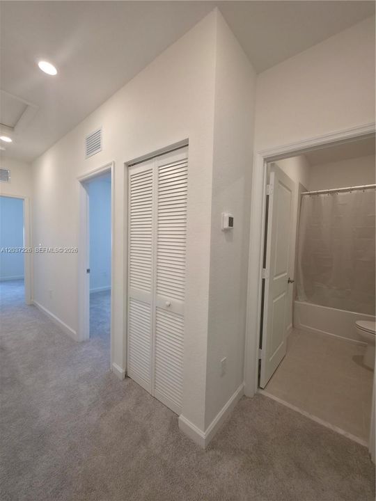 For Rent: $2,300 (3 beds, 2 baths, 1414 Square Feet)