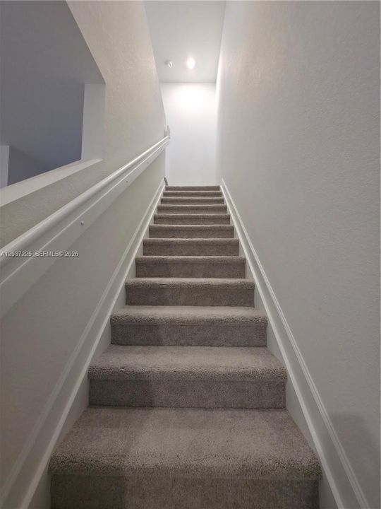 For Rent: $2,300 (3 beds, 2 baths, 1414 Square Feet)