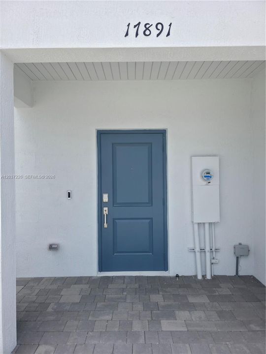 For Rent: $2,300 (3 beds, 2 baths, 1414 Square Feet)