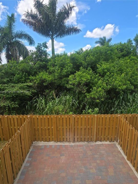 For Rent: $2,300 (3 beds, 2 baths, 1414 Square Feet)