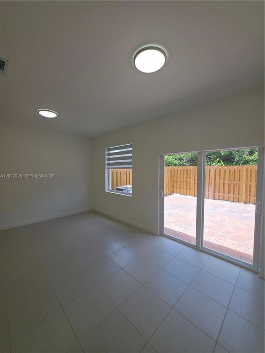 For Rent: $2,300 (3 beds, 2 baths, 1414 Square Feet)