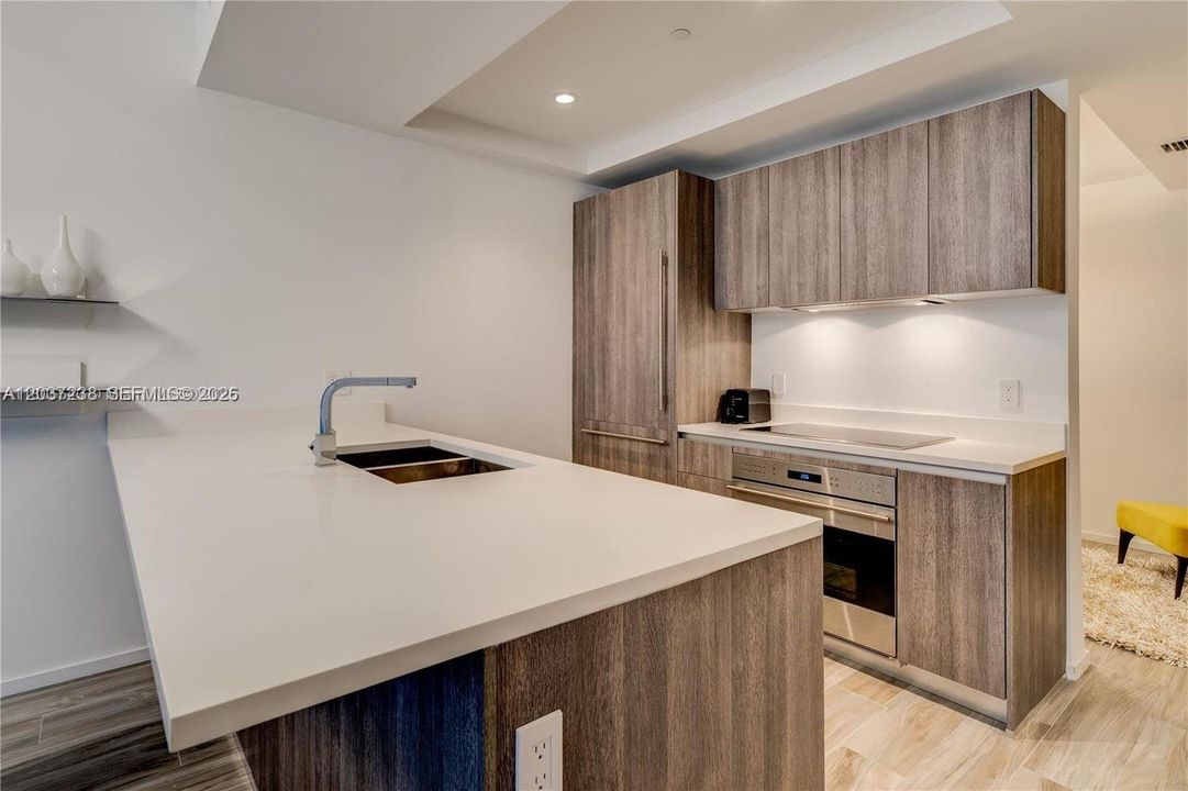В аренду: $4,500 (1 спален, 2 ванн, 881 Квадратных фут)