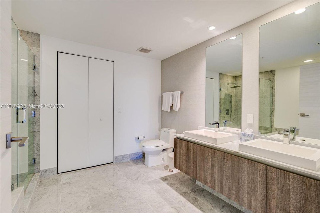 В аренду: $4,500 (1 спален, 2 ванн, 881 Квадратных фут)