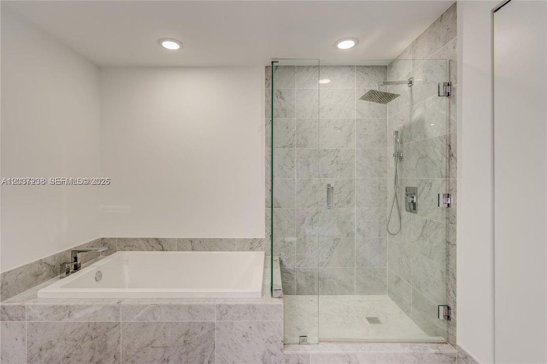 В аренду: $4,500 (1 спален, 2 ванн, 881 Квадратных фут)