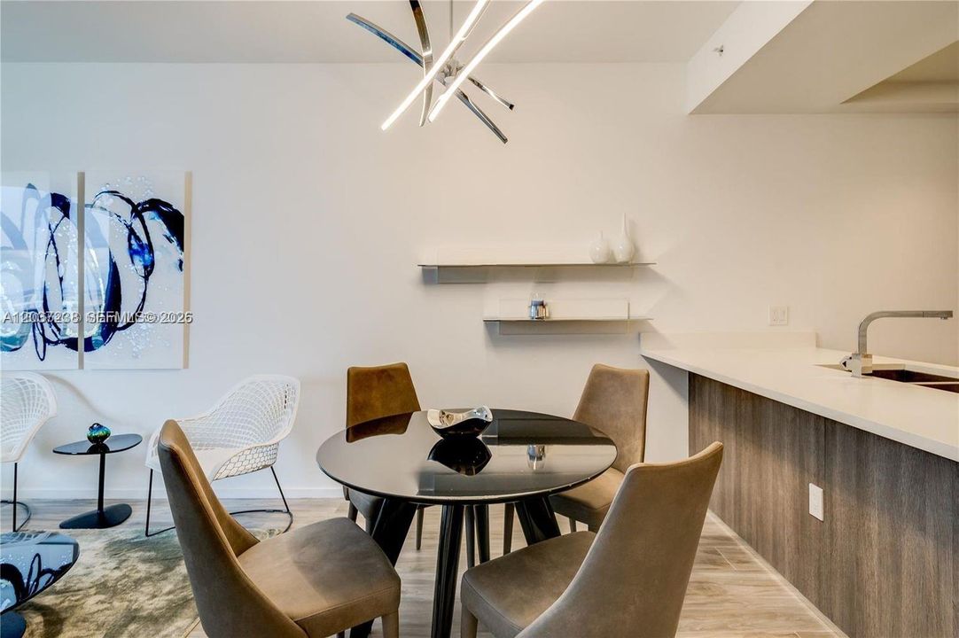 В аренду: $4,500 (1 спален, 2 ванн, 881 Квадратных фут)