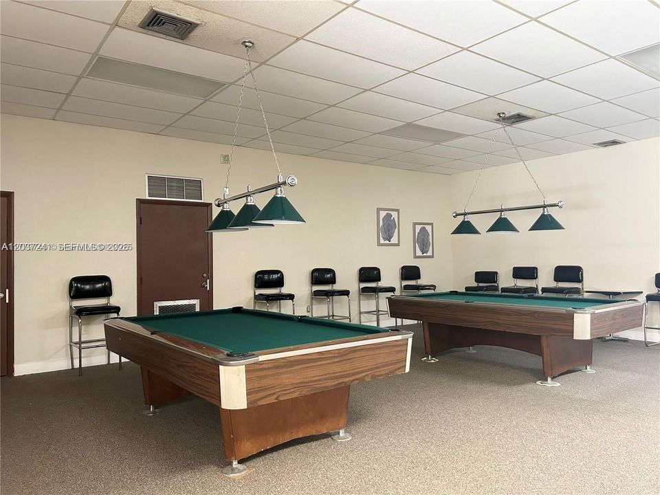For Sale: $295,000 (1 beds, 1 baths, 1067 Square Feet)
