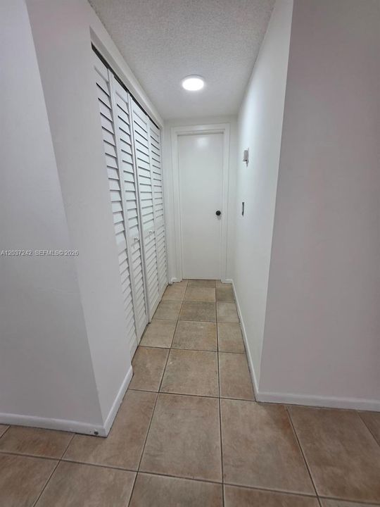 В аренду: $2,150 (2 спален, 2 ванн, 1050 Квадратных фут)