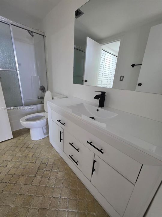 В аренду: $2,150 (2 спален, 2 ванн, 1050 Квадратных фут)