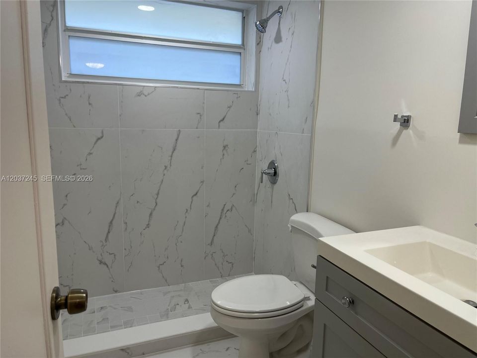 For Rent: $2,500 (1 beds, 1 baths, 608 Square Feet)
