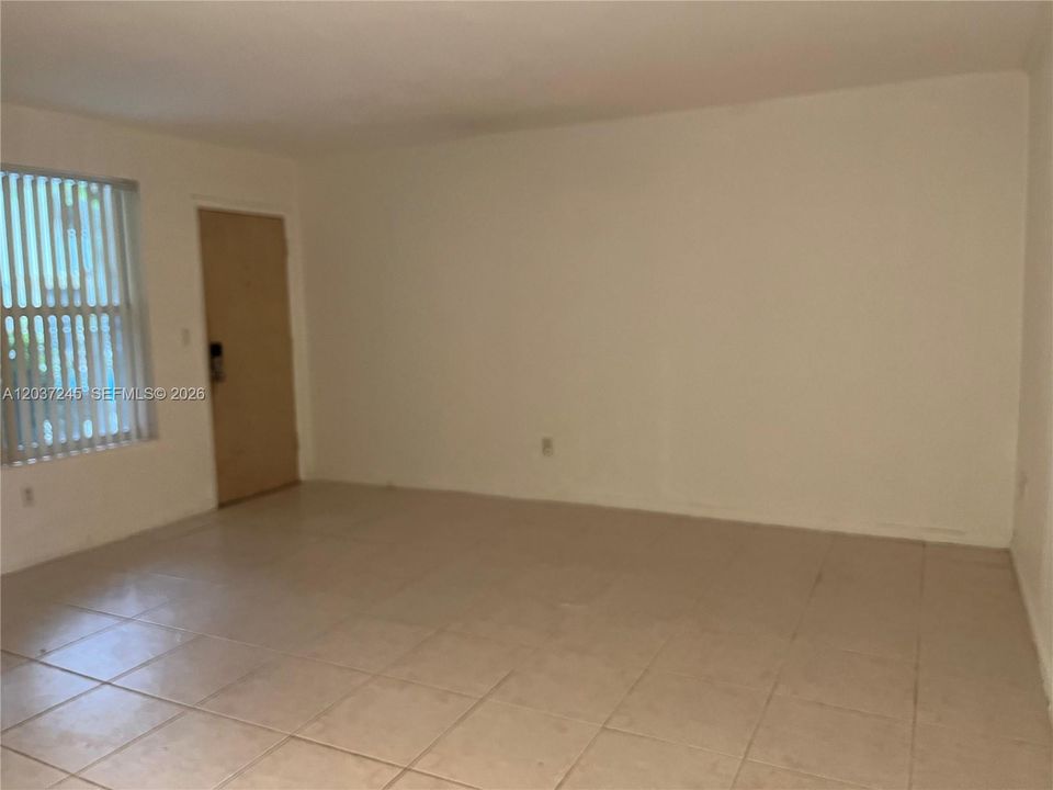For Rent: $2,500 (1 beds, 1 baths, 608 Square Feet)
