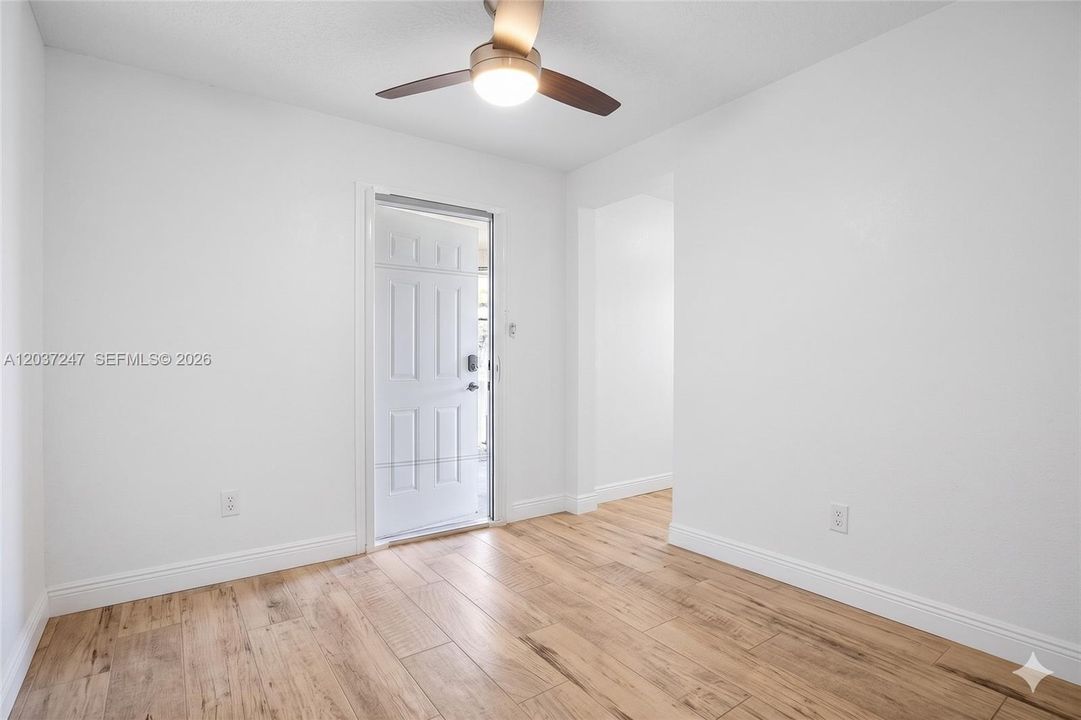 En Venta: $615,000 (3 camas, 3 baños, 1644 Pies cuadrados)