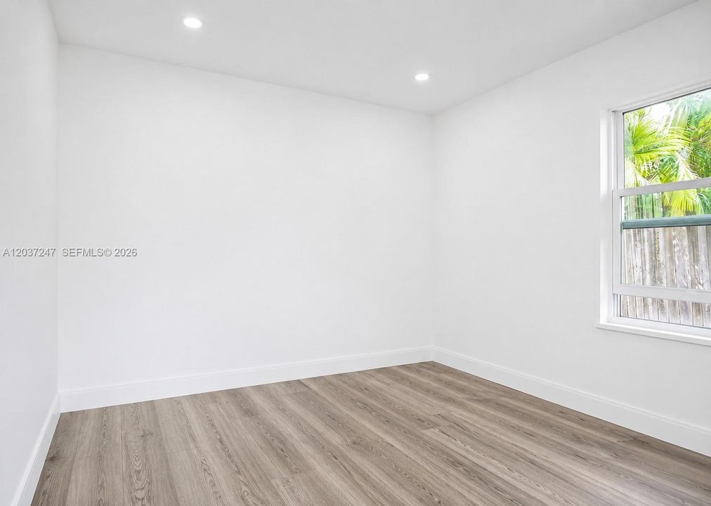 En Venta: $615,000 (3 camas, 3 baños, 1644 Pies cuadrados)