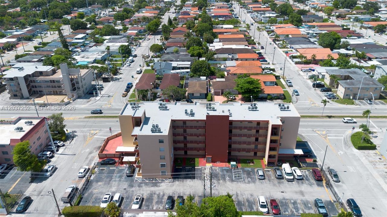 For Sale: $219,000 (2 beds, 1 baths, 725 Square Feet)