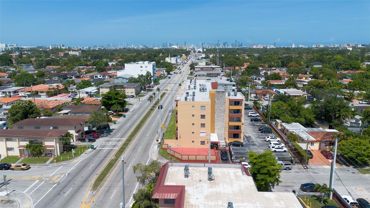 For Sale: $219,000 (2 beds, 1 baths, 725 Square Feet)