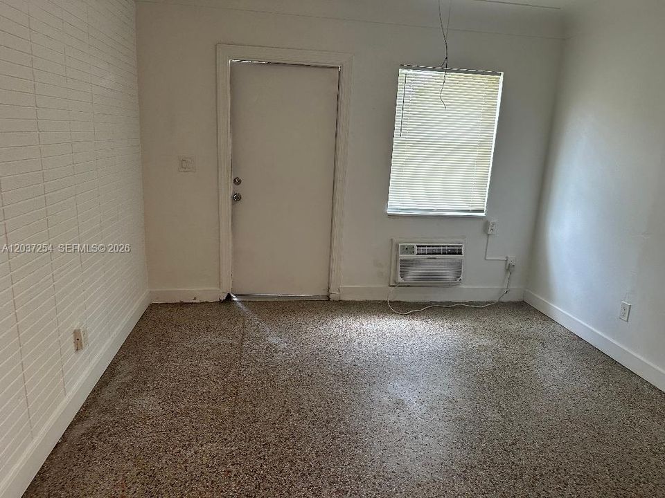 For Rent: $1,600 (1 beds, 1 baths, 550 Square Feet)